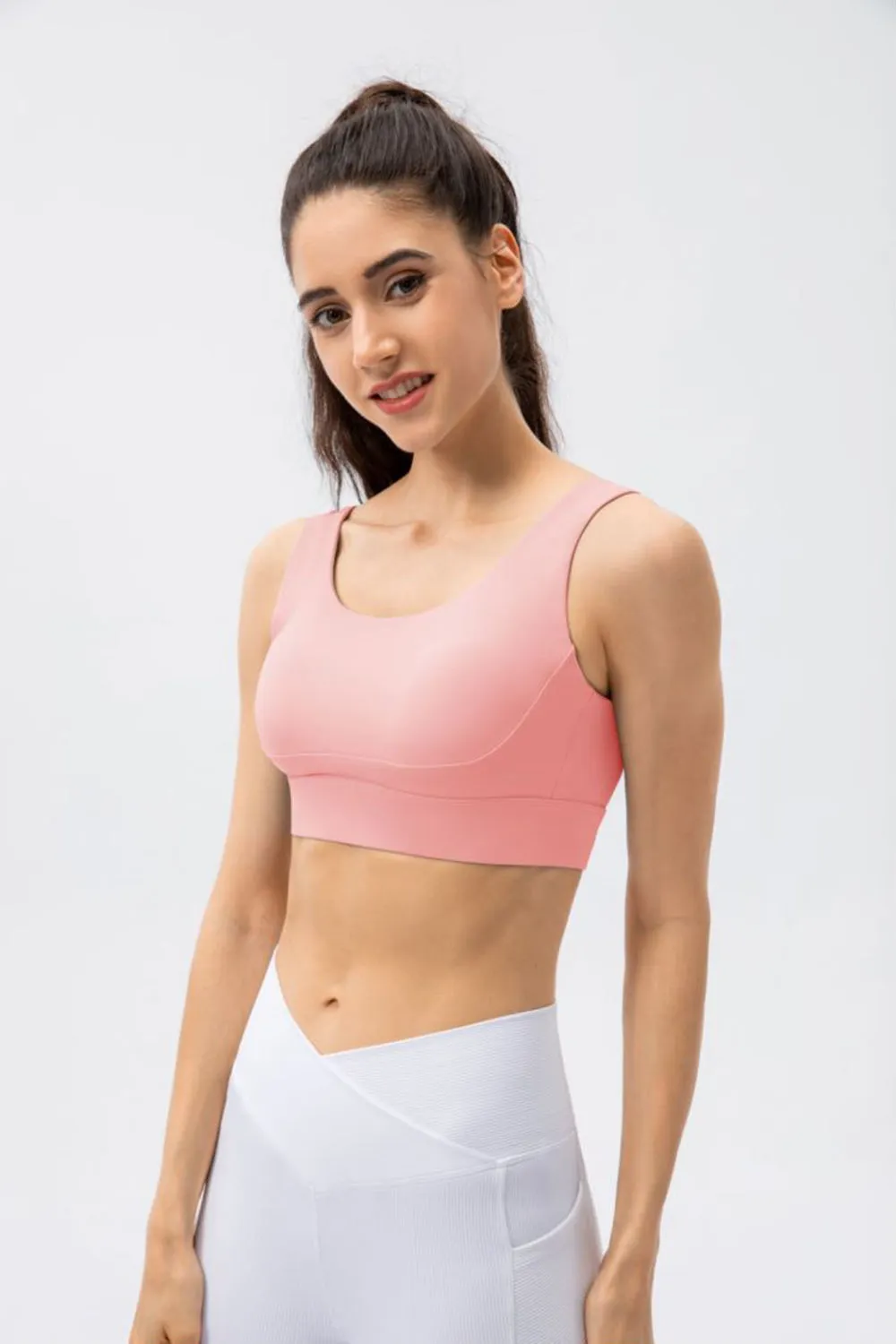 Breathable Crisscross Back Scoop Neck Sports Bra