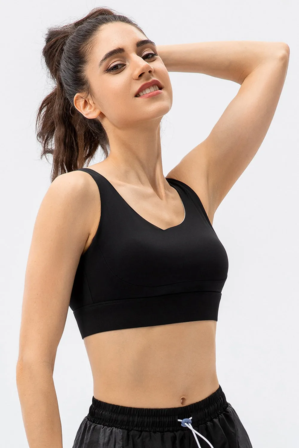 Breathable Crisscross Back Scoop Neck Sports Bra