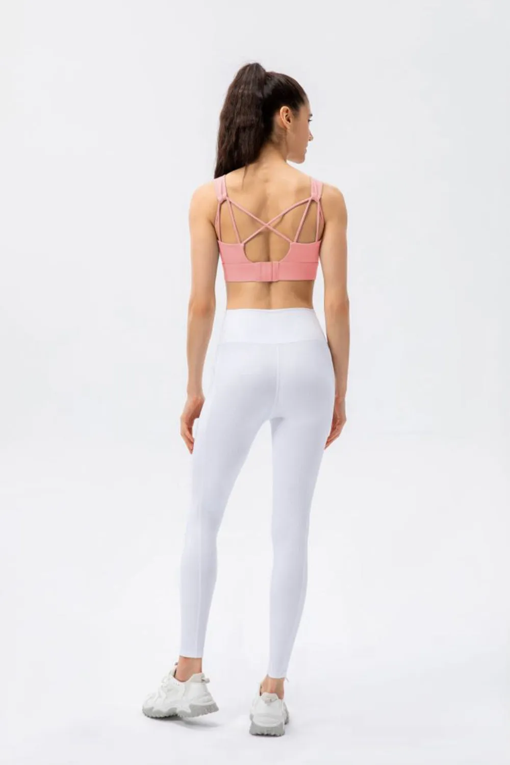 Breathable Crisscross Back Scoop Neck Sports Bra