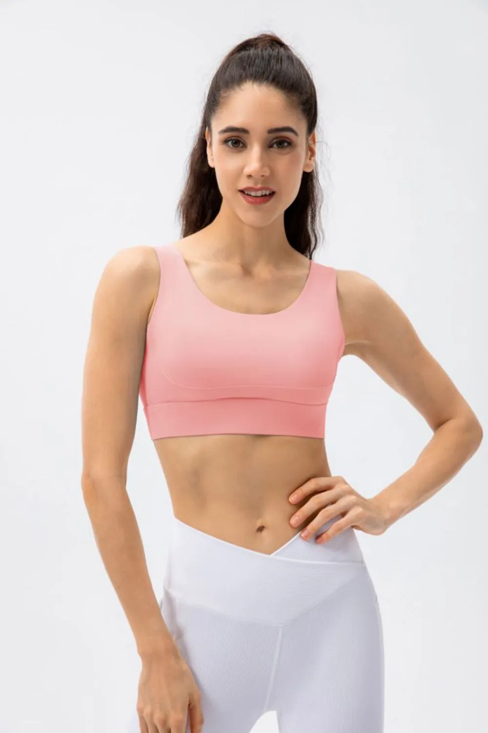 Breathable Crisscross Back Scoop Neck Sports Bra