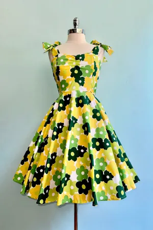 Green Mod Floral Sarah Dress by Heart of Haute