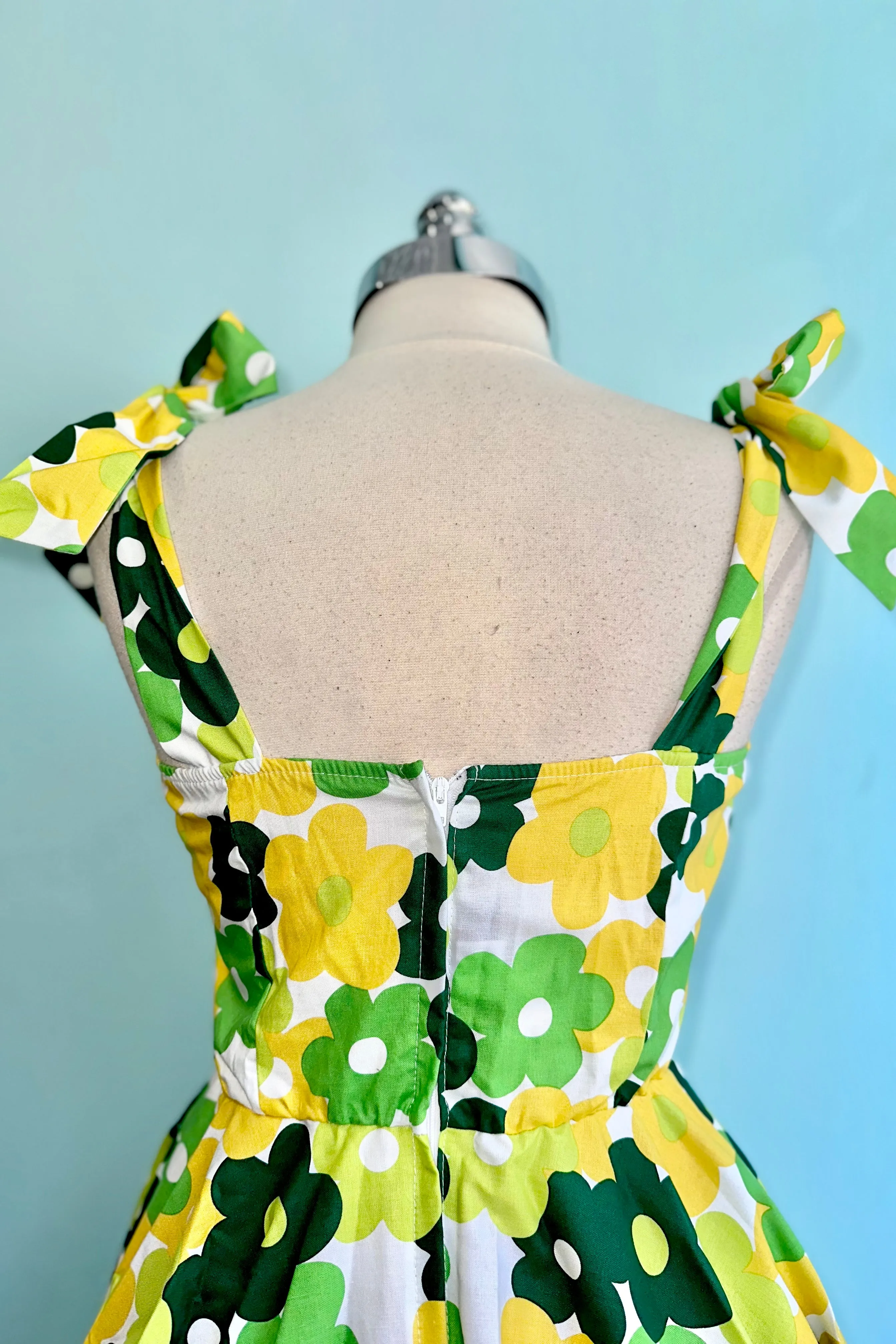 Green Mod Floral Sarah Dress by Heart of Haute