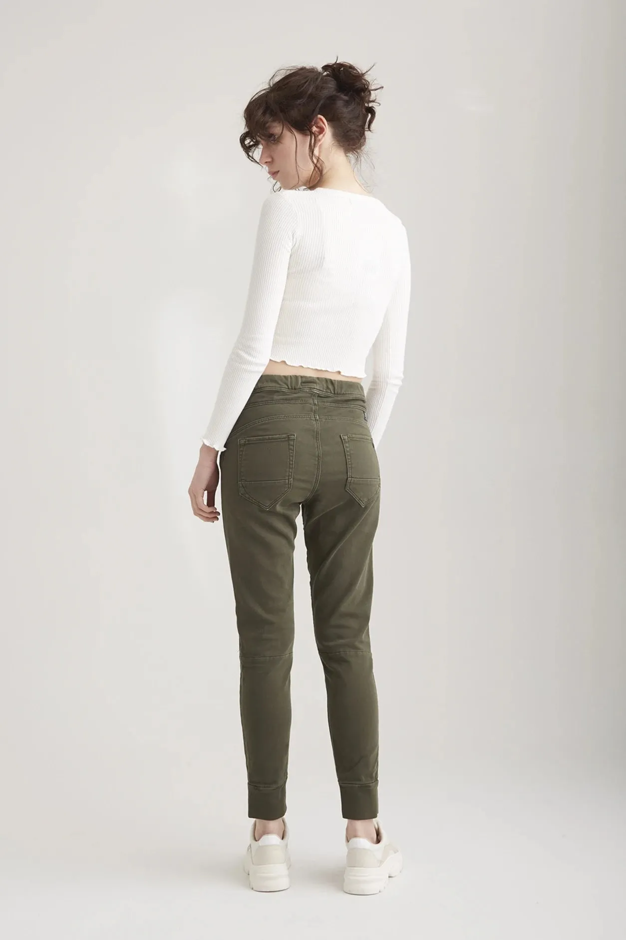 Mila - Slim Jogger Pant - Khaki - 27" Inseam - L01