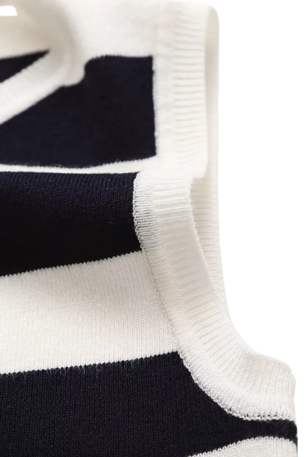 ‘Niamh’ Basic Sleeveless Knit Crop Top