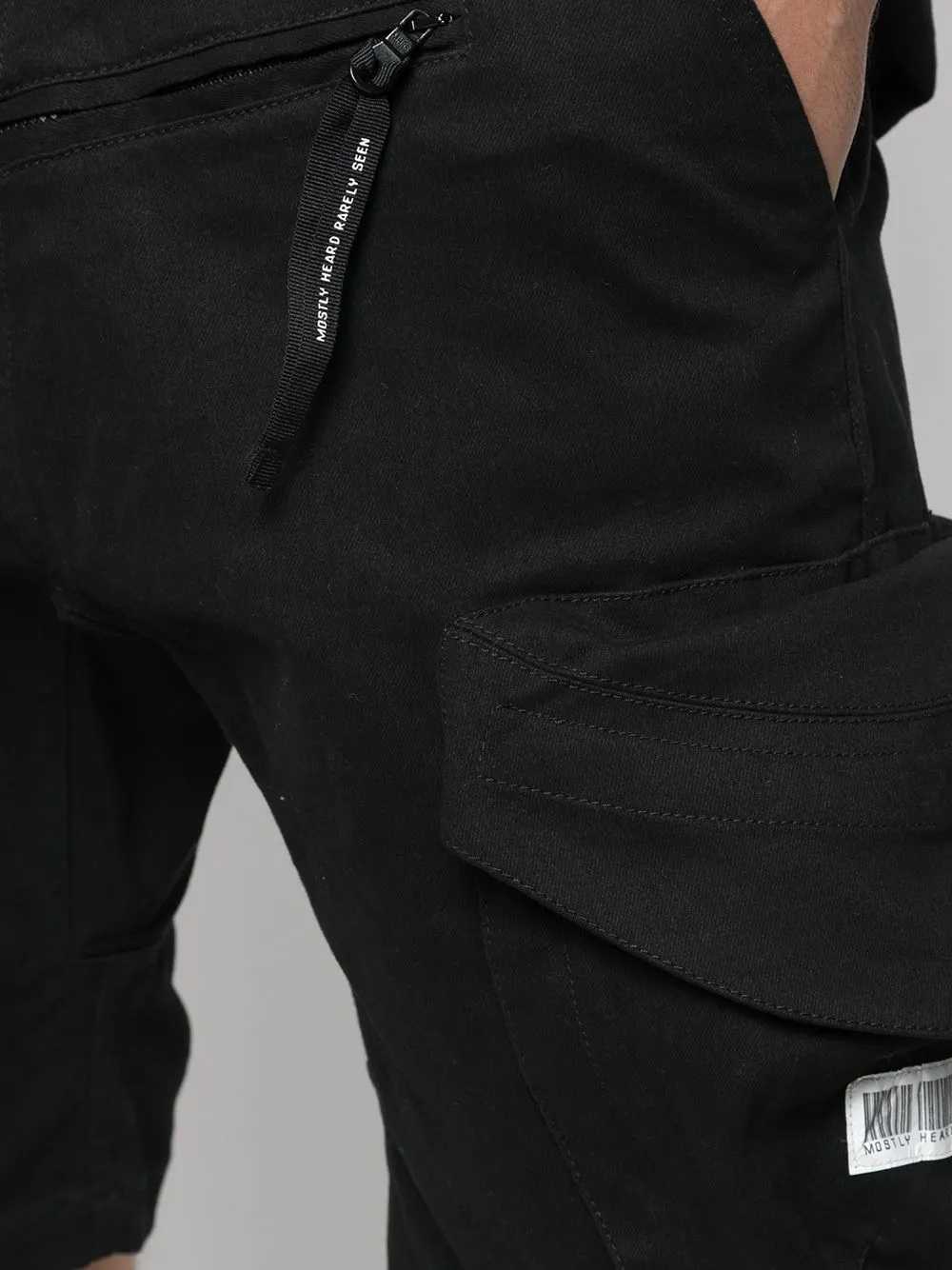 PULL OVER CARGO SHORT BLACK