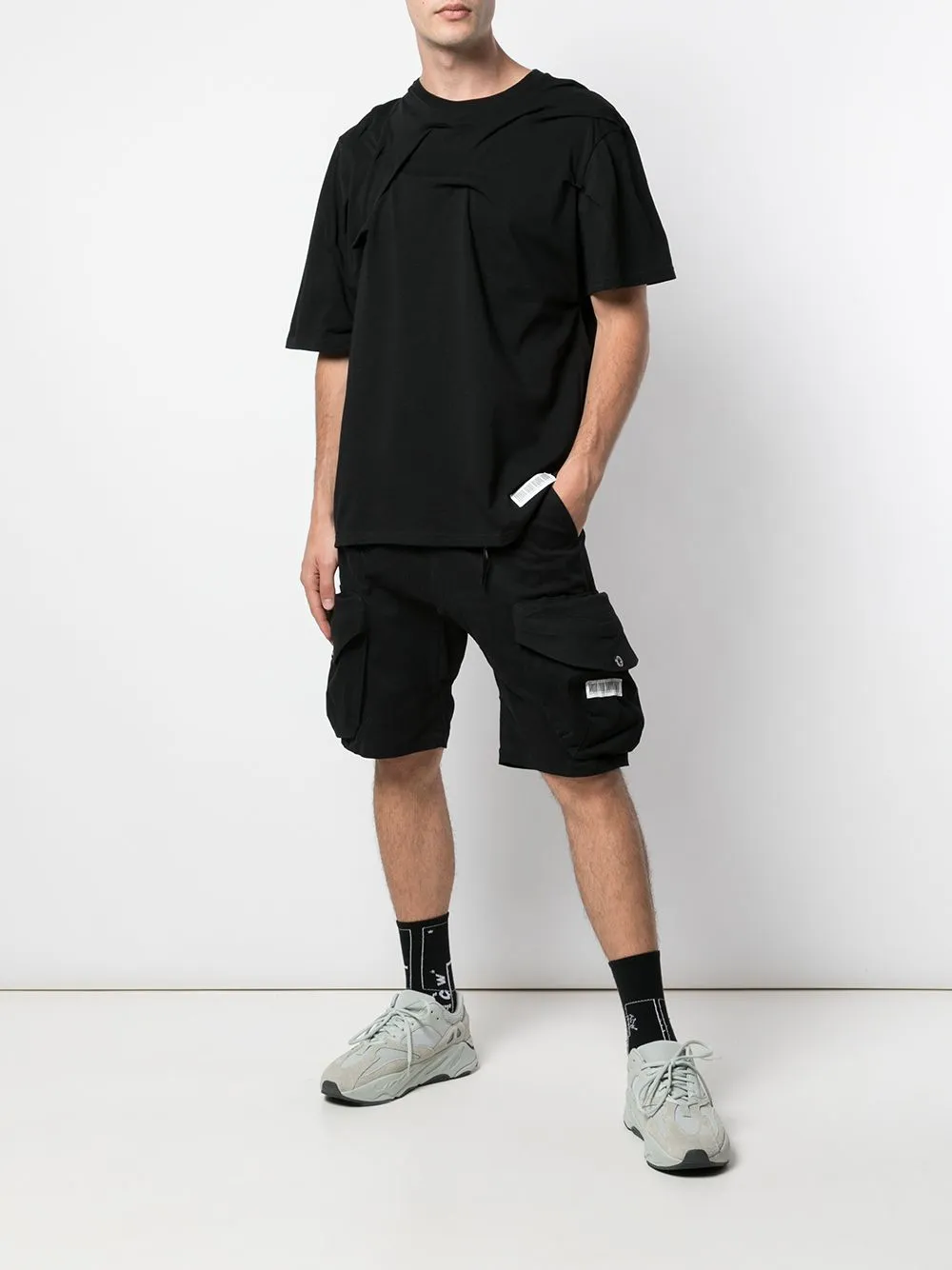 PULL OVER CARGO SHORT BLACK