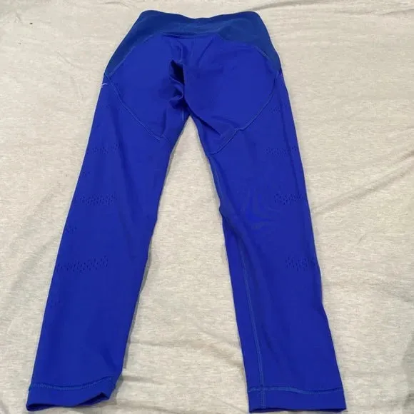 Reebok HR LUXURY PERFORMANCE Laser Cut PERFORATED LEGGINGS NWT Cobalt Blue Small